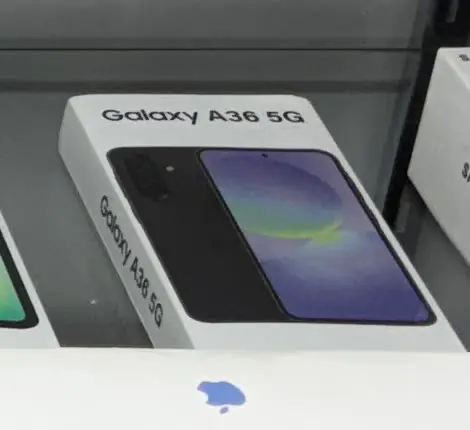 Caja de Samsung Galaxy A36 5G en la vitrina de TIC Wireless